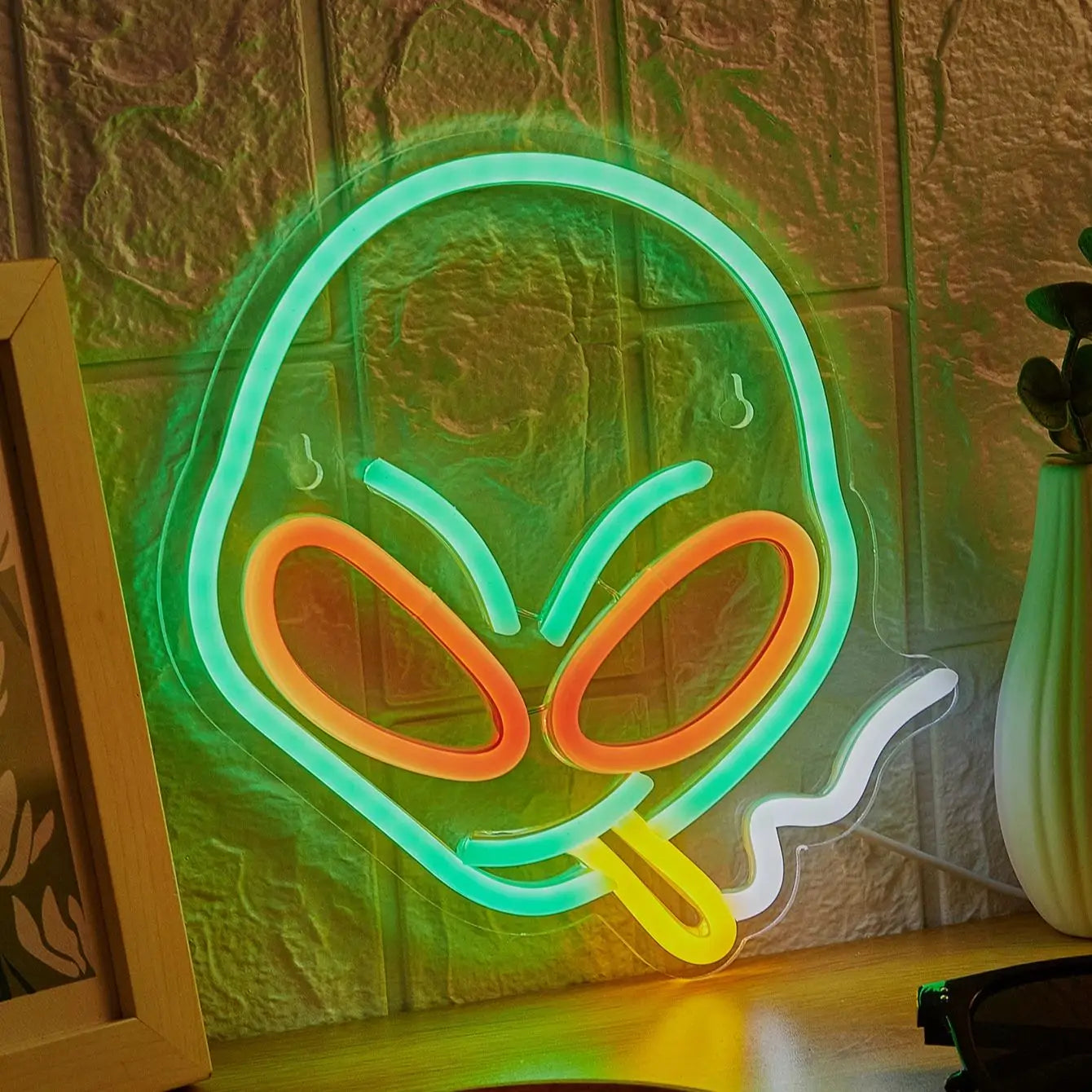 LED Neon Alien Smoking Neon Sign