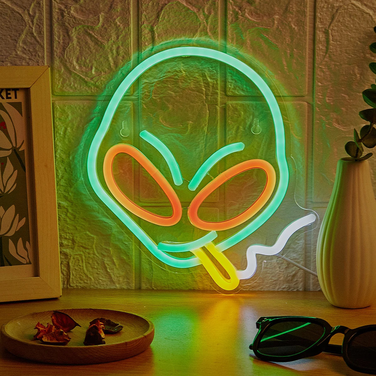 LED Neon Alien Smoking Neon Sign